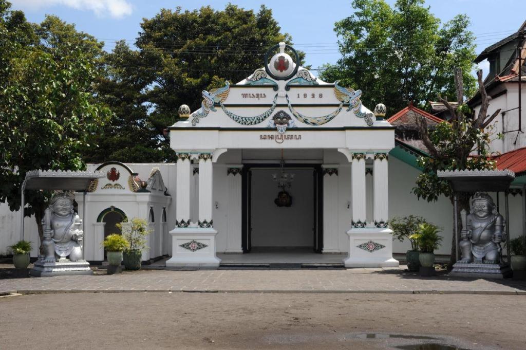 Malioboro Garden Hotel Jogjacarta Exterior foto