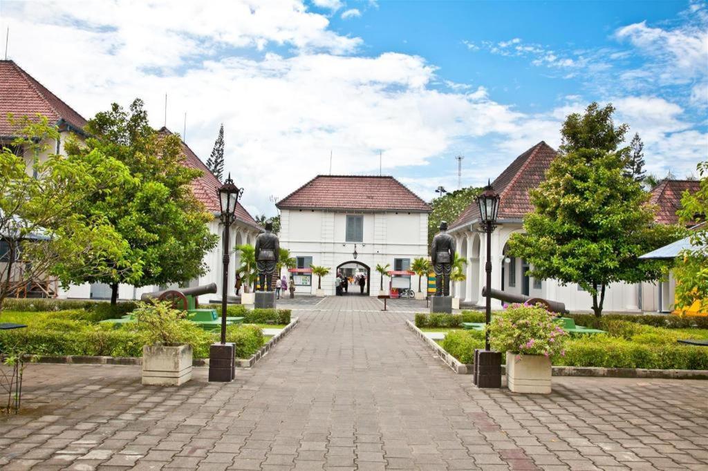 Malioboro Garden Hotel Jogjacarta Exterior foto